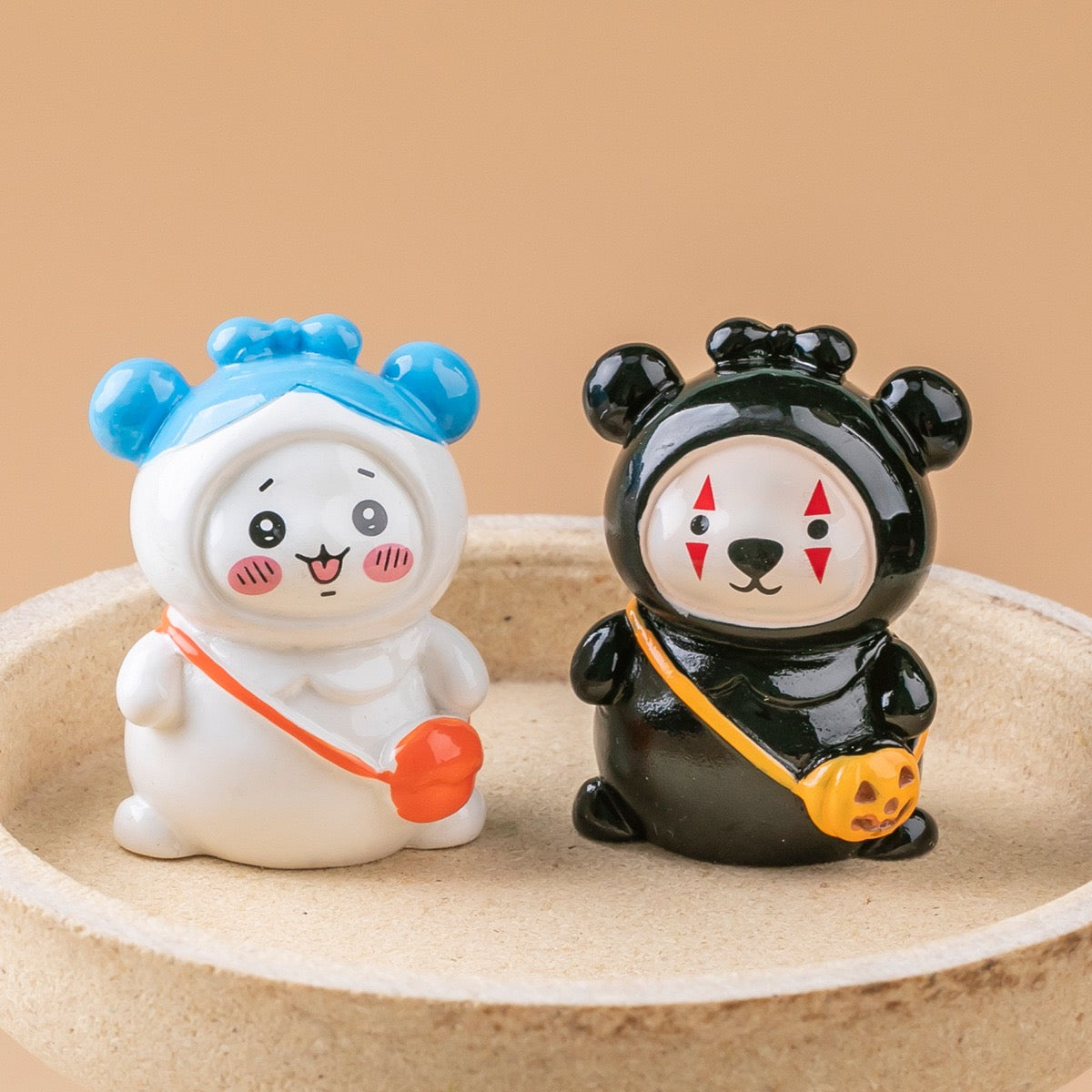 Cross dressing backpack little bear ornament